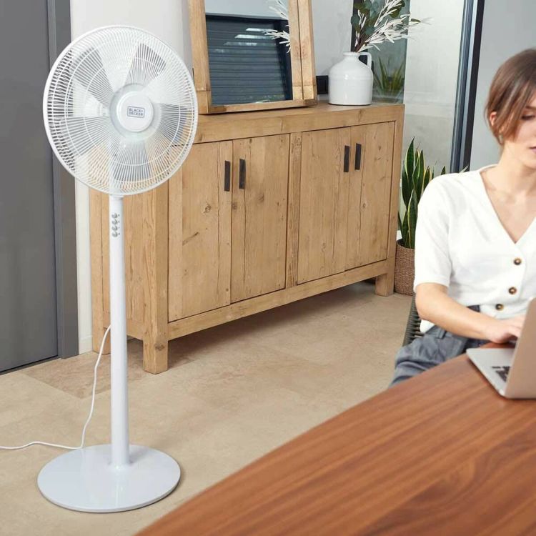 Black & Decker standing fan BXEFP60E 60W white